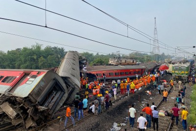 भारतको आन्ध्र प्रदेशमा दुई ओटा रेल ठोक्किदा ९ को मृत्यु